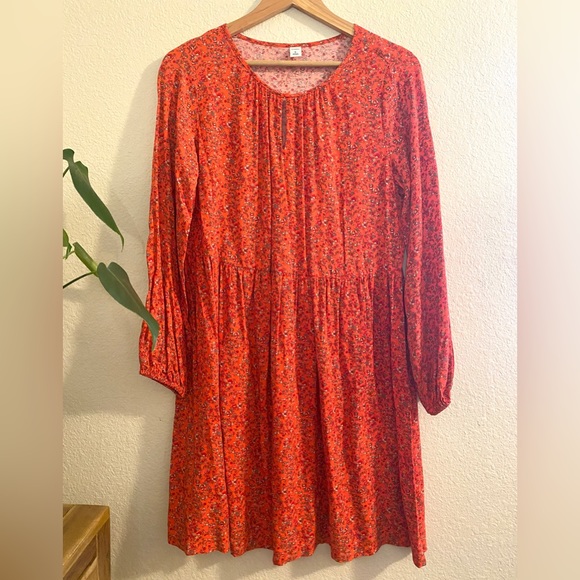 Women’s Soft Woven Keyhole Swing Dress - Picture 2 of 5